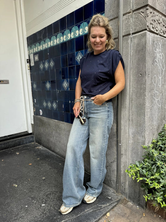 Dunkelblaue T-Shirt