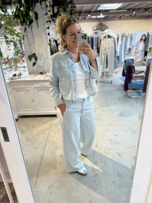 Hellblaue Bluse